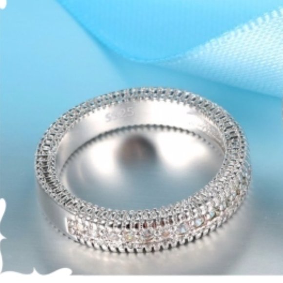 New Classy & Elegant Diamonique & Sterling Silver Wedding Ring Set - Picture 8 of 9